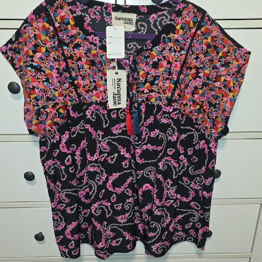 Savanna Jane Black Short Sleeve Tunic with Pink & Multicolor Floral Yoke